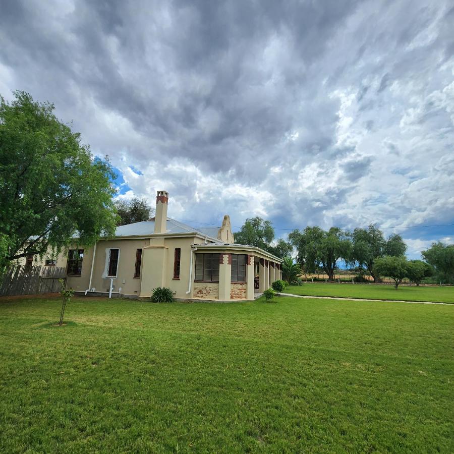 Karoo Leeu Self Catering Villa Oudtshoorn Dış mekan fotoğraf